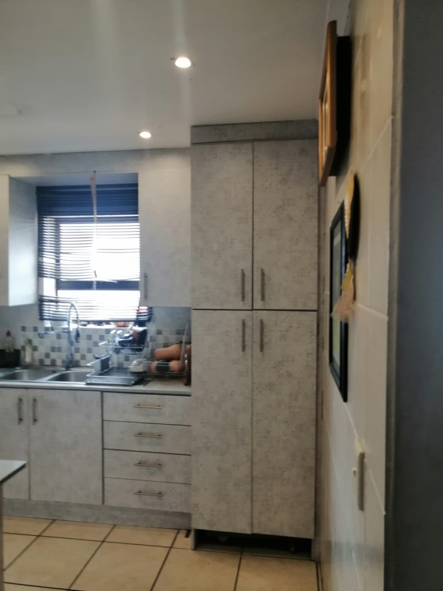 2 Bedroom Property for Sale in Sea Breeze Western Cape
